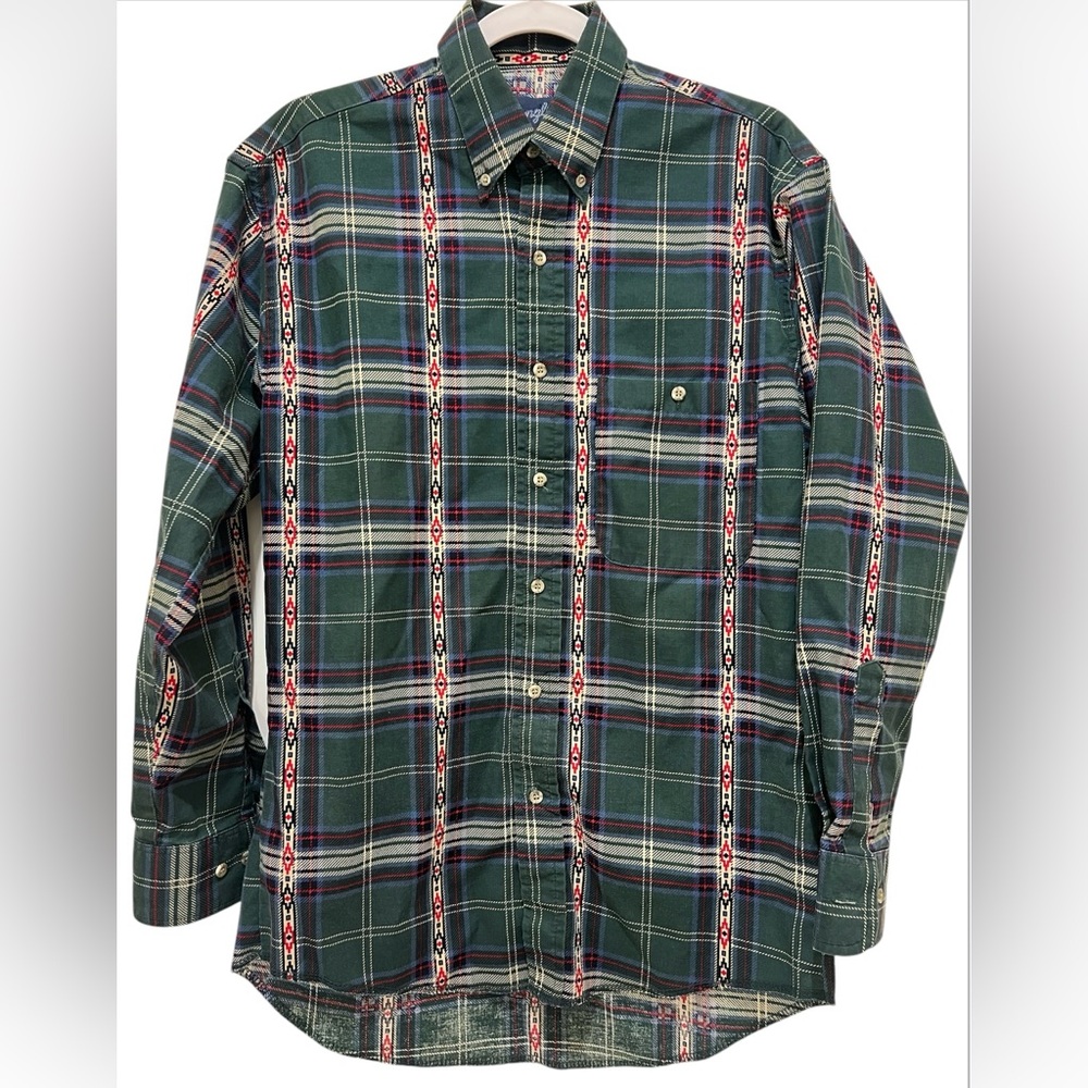 Wrangler western men’s size 15-33 button down long sleeve green Cotton shirt